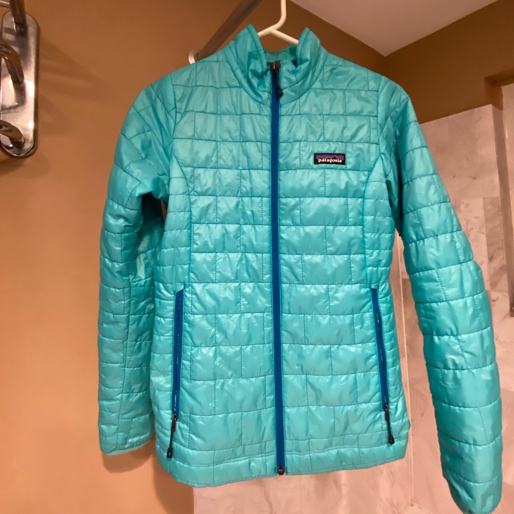 Patagonia Women’s Full zip Nano Puff